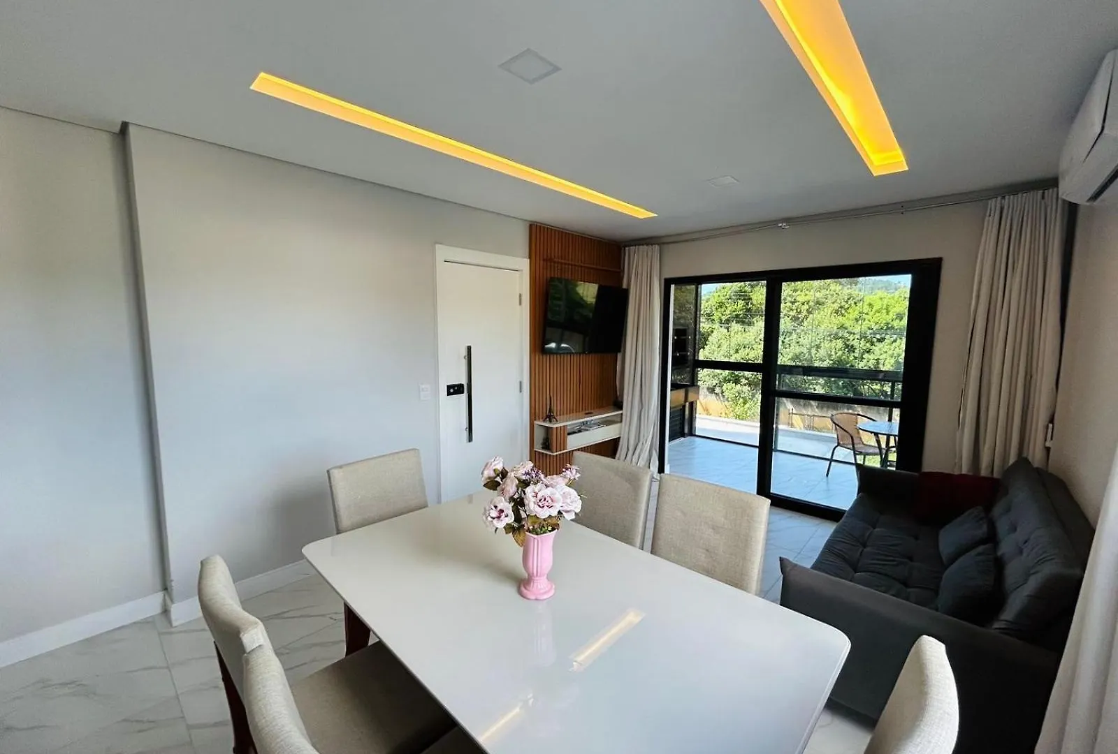 Lindo Apartamento A 400 Metros Da Praia Com Selo Azul De Qualidade Governador Celso Ramos Apartament
